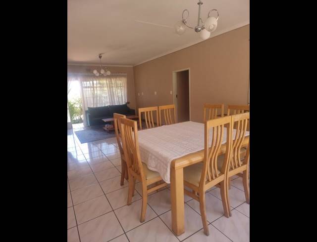 3 BEDROOM SIMPLEX FOR SALE IN BEDFORD GARDENS